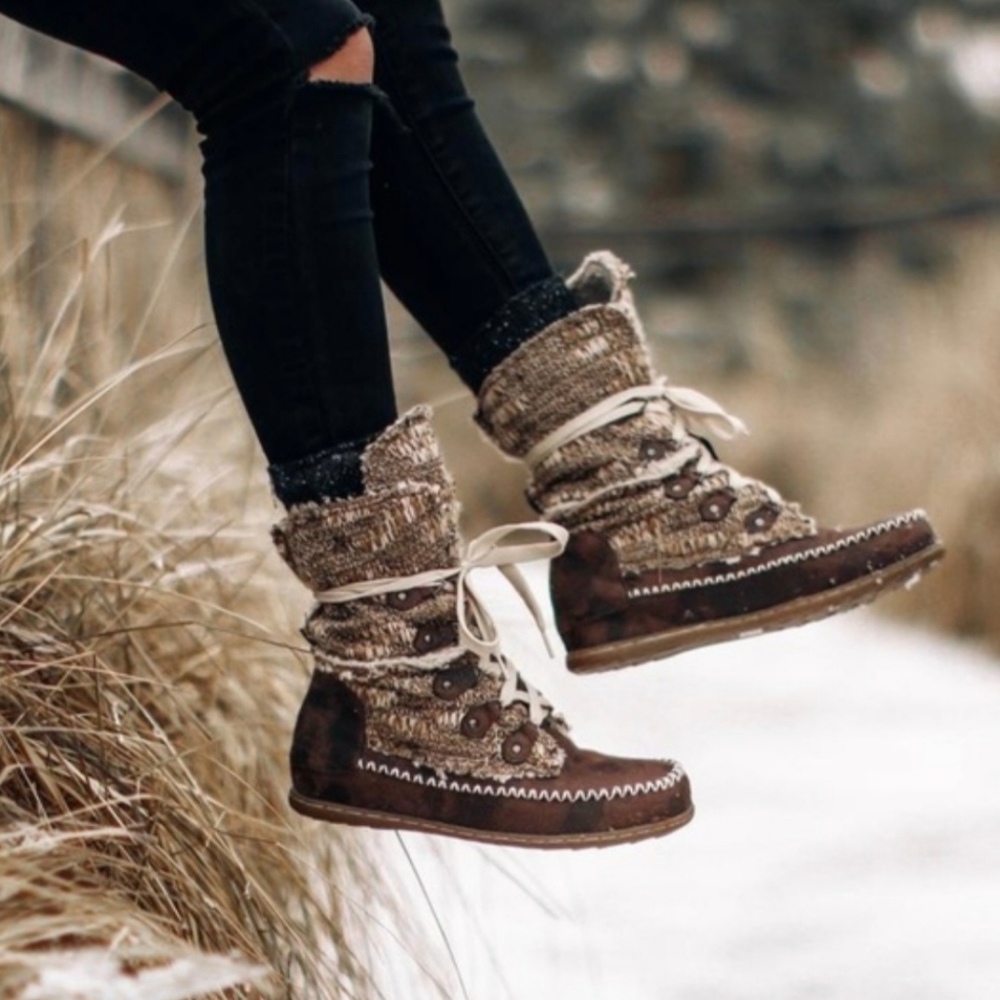 Muk Luks Lilly Lace Up Faux Fur Lined Boots Water Resistant Size 8